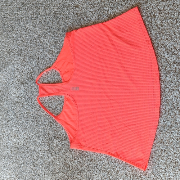 Under Armour Run Singlet - Picture 2 of 2